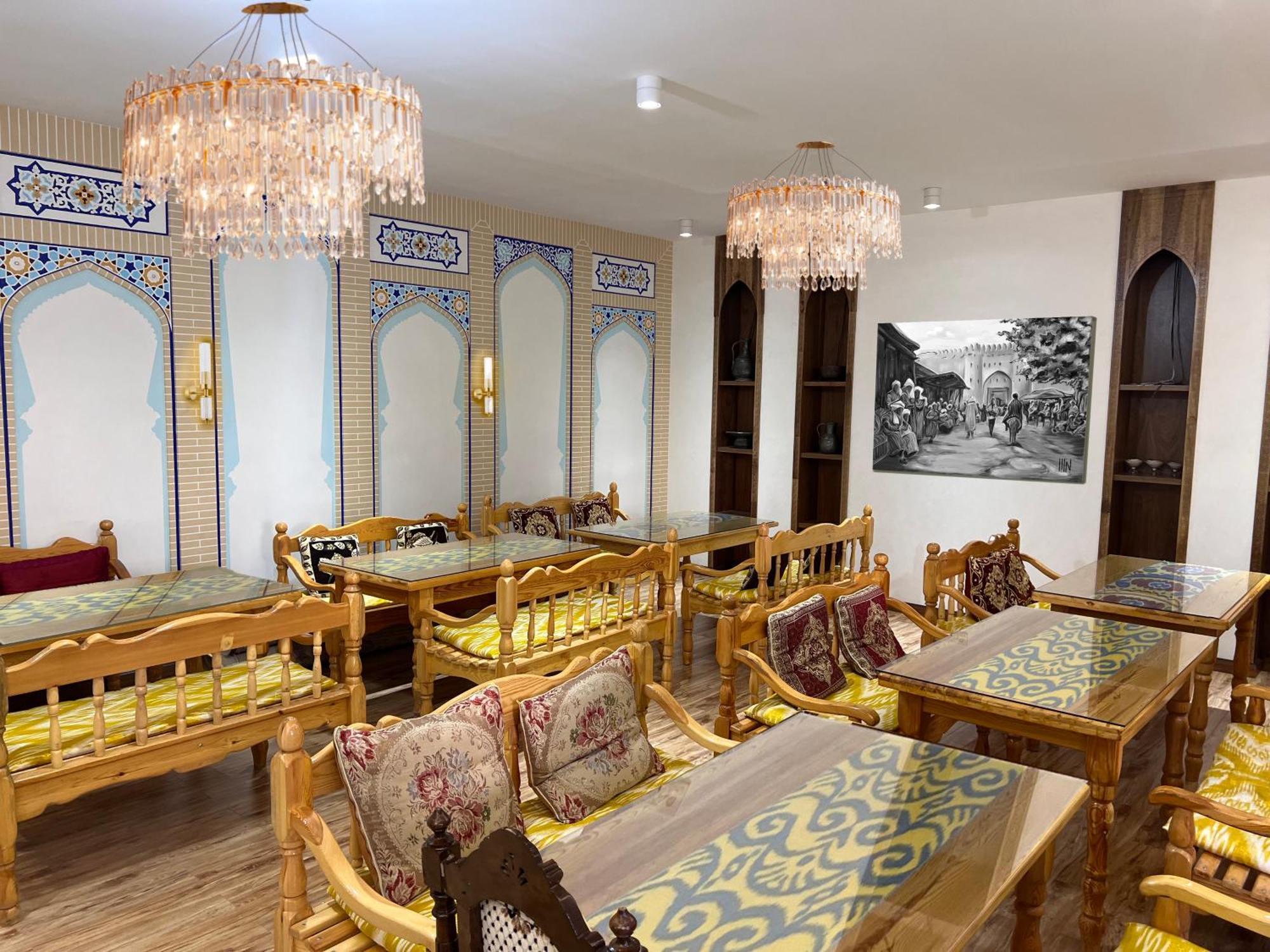 בוקורו Rumi Hotel & Hostel מראה חיצוני תמונה